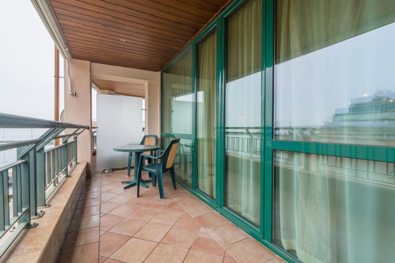 Spacious Studio With Balcony & Pool By The Marina バルチク エクステリア 写真